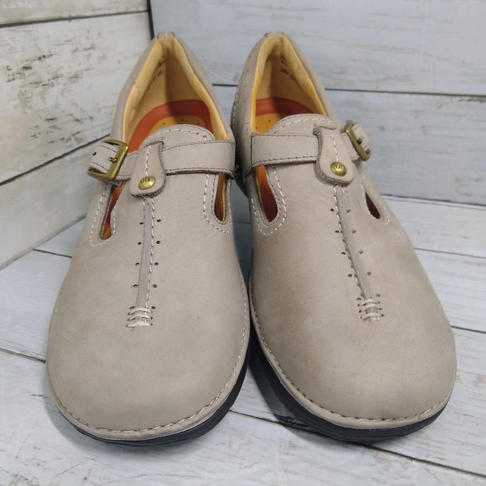 Clarks Unstructured Women 7N Grey Suede Lthr Mary Jane Adjustable Strap Buckle